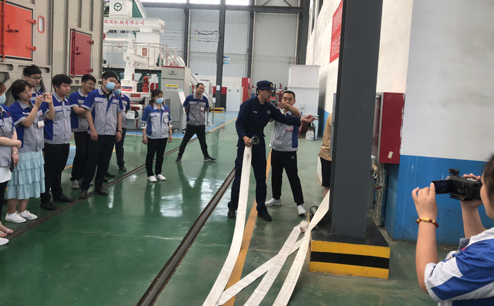 消防栓使用 生物質午夜美女福利视频械