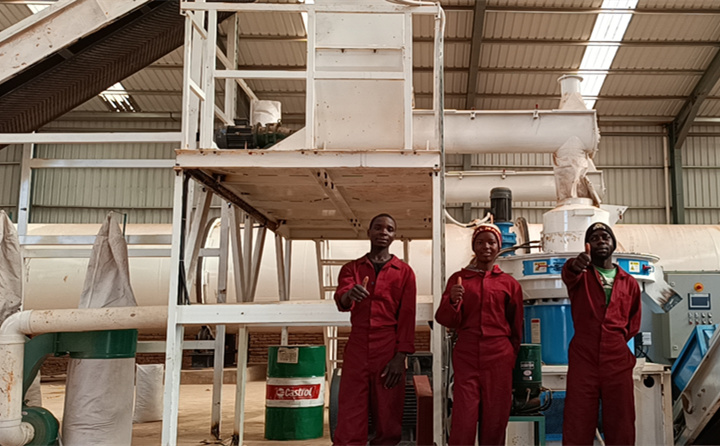 生物質午夜美女福利视频非洲馬拉維客戶現場