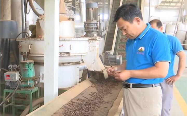 午夜美女福利视频生產線全部實現自動化，年處理秸稈等廢棄物12萬噸，有效解決了因廢棄物堆積造成的農村環境問題，實現了農林廢棄物的綜合利用