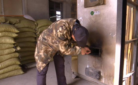 甘肅合水 生物質燃料午夜美女福利视频將秸稈枯木變燃料寶貝